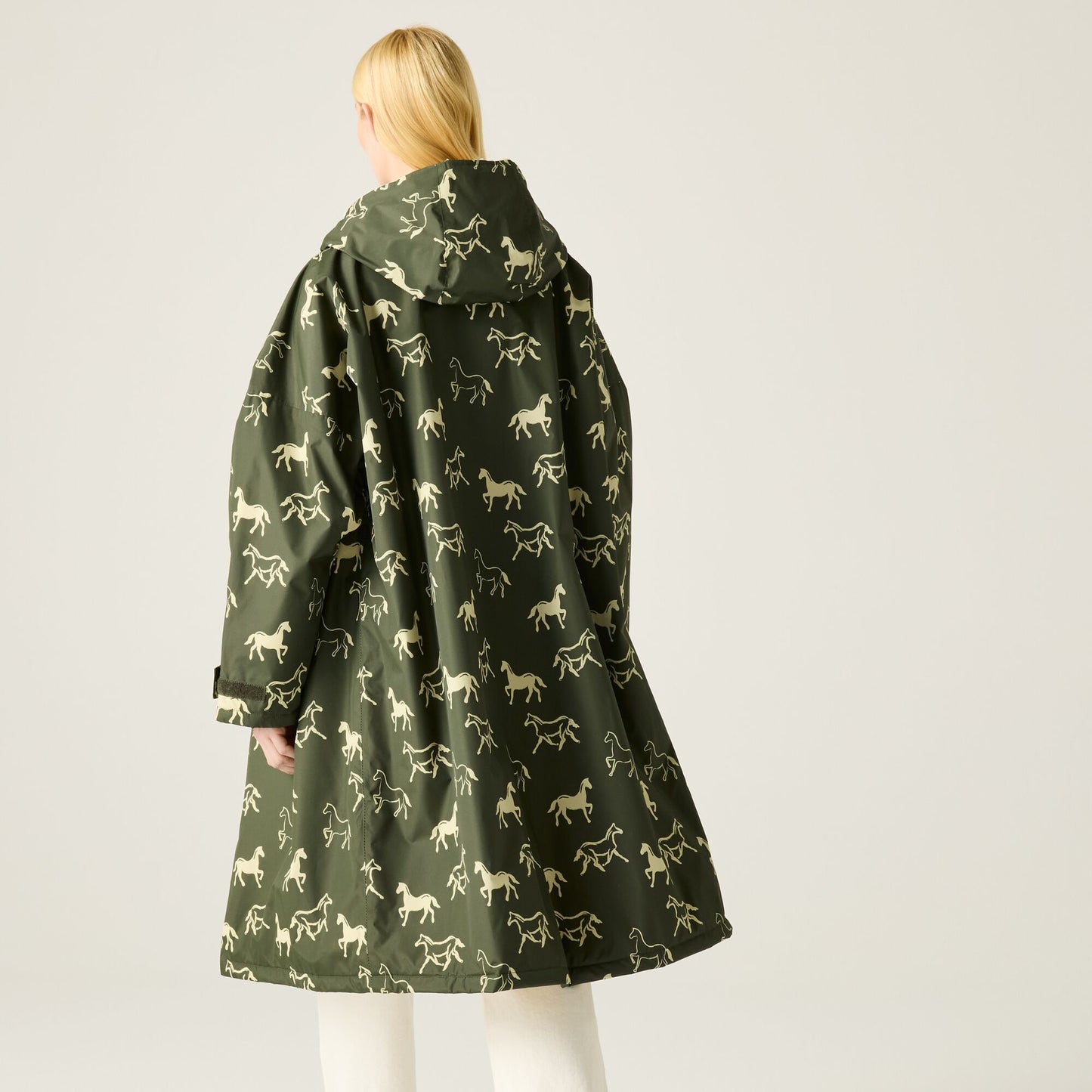 Regatta Adult WP Robe - Dark Khaki Horse