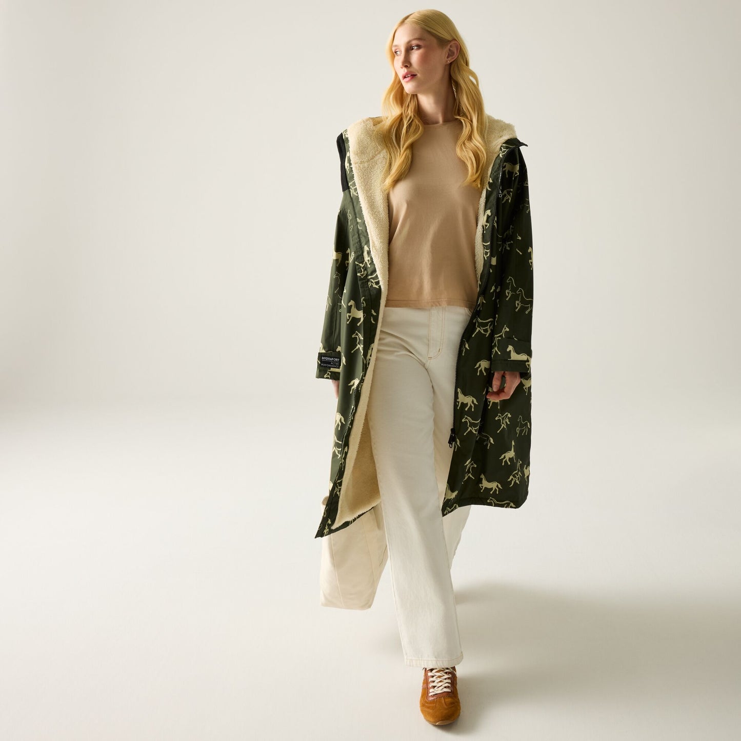 Regatta Adult WP Robe - Dark Khaki Horse