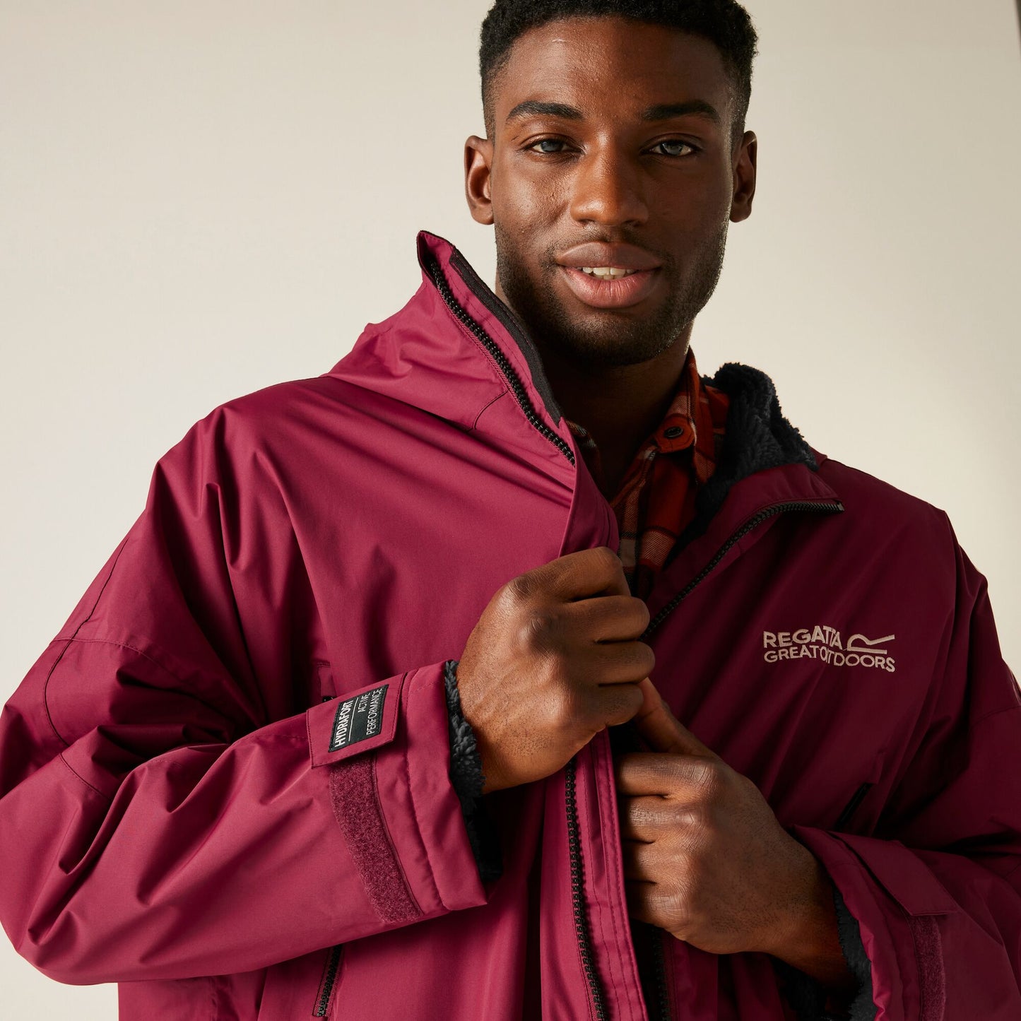 Regatta Adult Waterproof Changing Robe - Dark Maroon