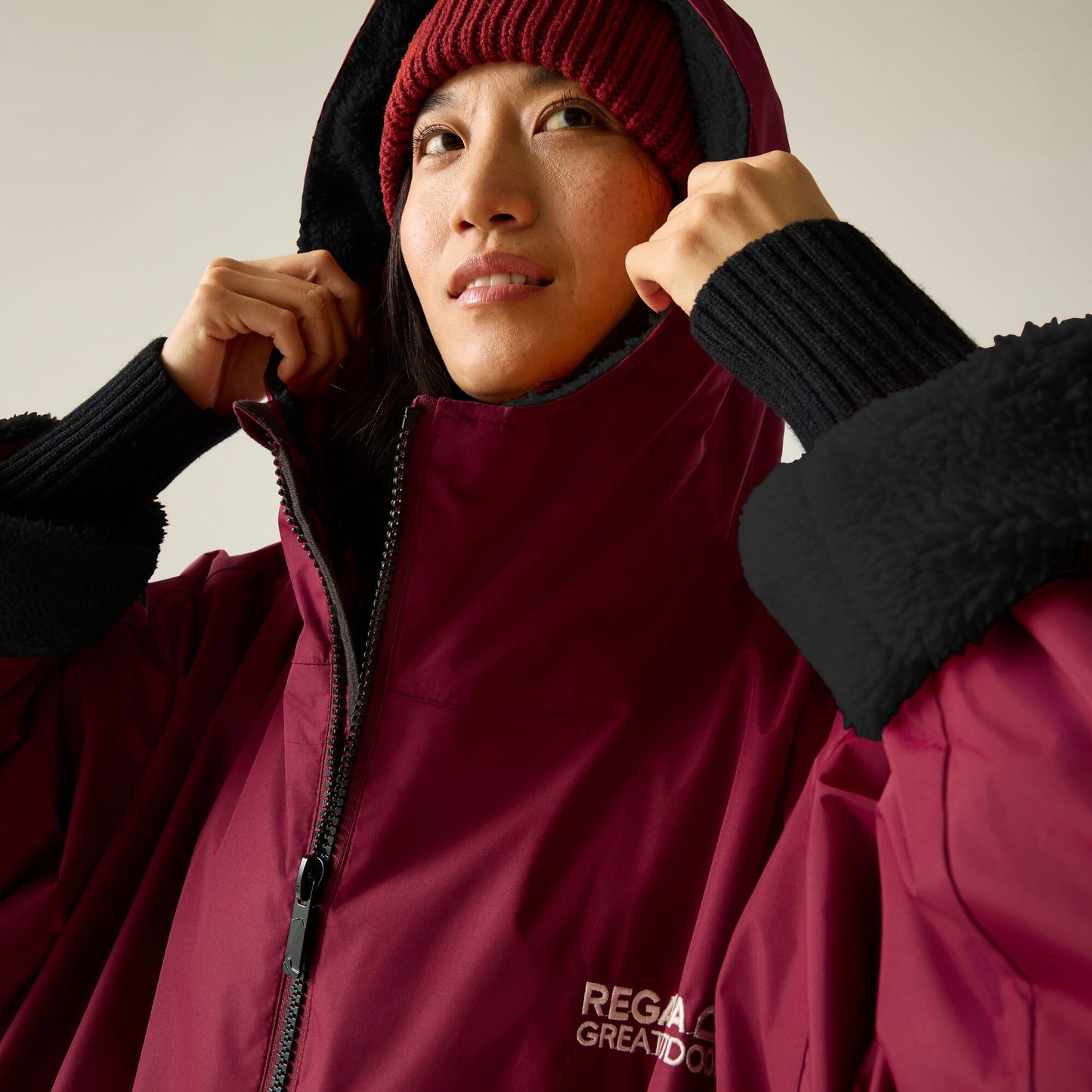 Regatta Adult Waterproof Changing Robe - Dark Maroon